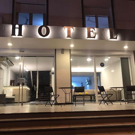 Hotel Monte Carlo Villa Carlos Paz Exterior foto