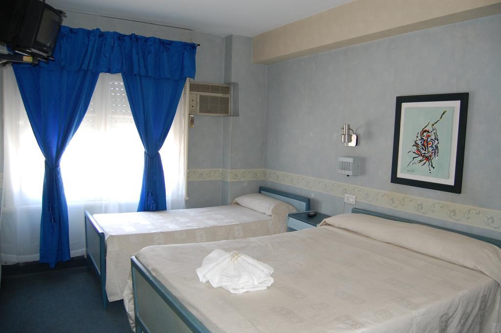 Hotel Monte Carlo Villa Carlos Paz Zimmer foto